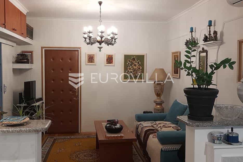 Condominium in Split, Splitsko-Dalmatinska Zupanija 12509485