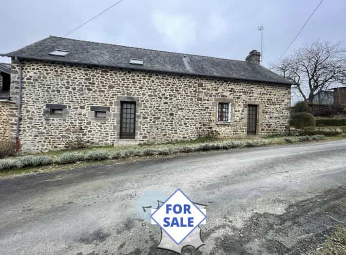 House in Saint-Georges-Buttavent, Pays de la Loire 12510607