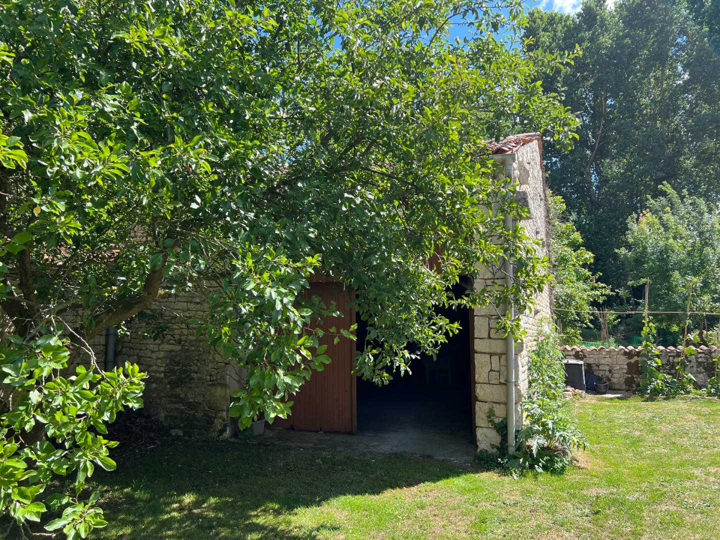 房子 在 La Villedieu, Nouvelle-Aquitaine 12510653