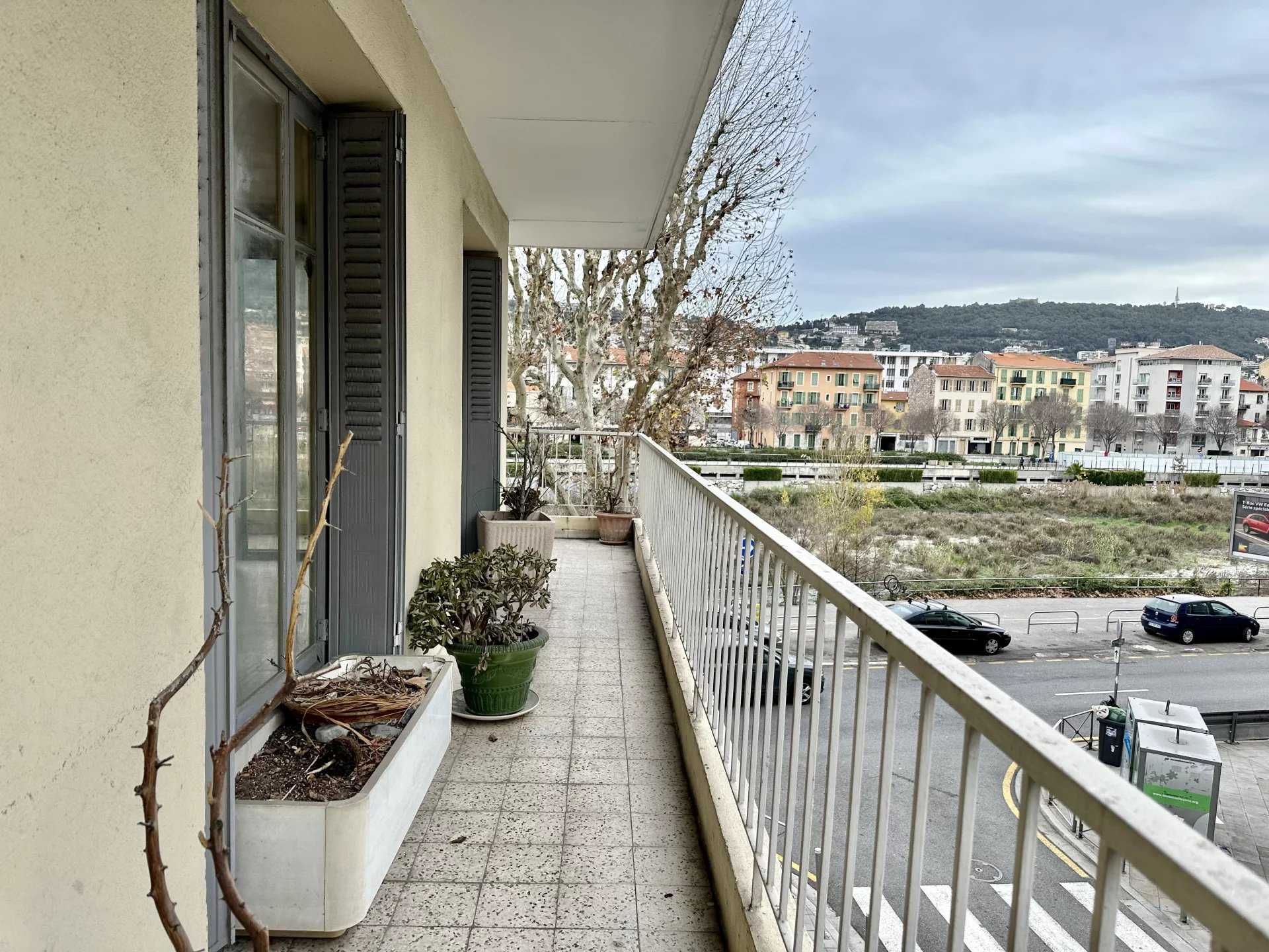 Condominium in Leuk, Provence-Alpes-Côte d'Azur 12512320