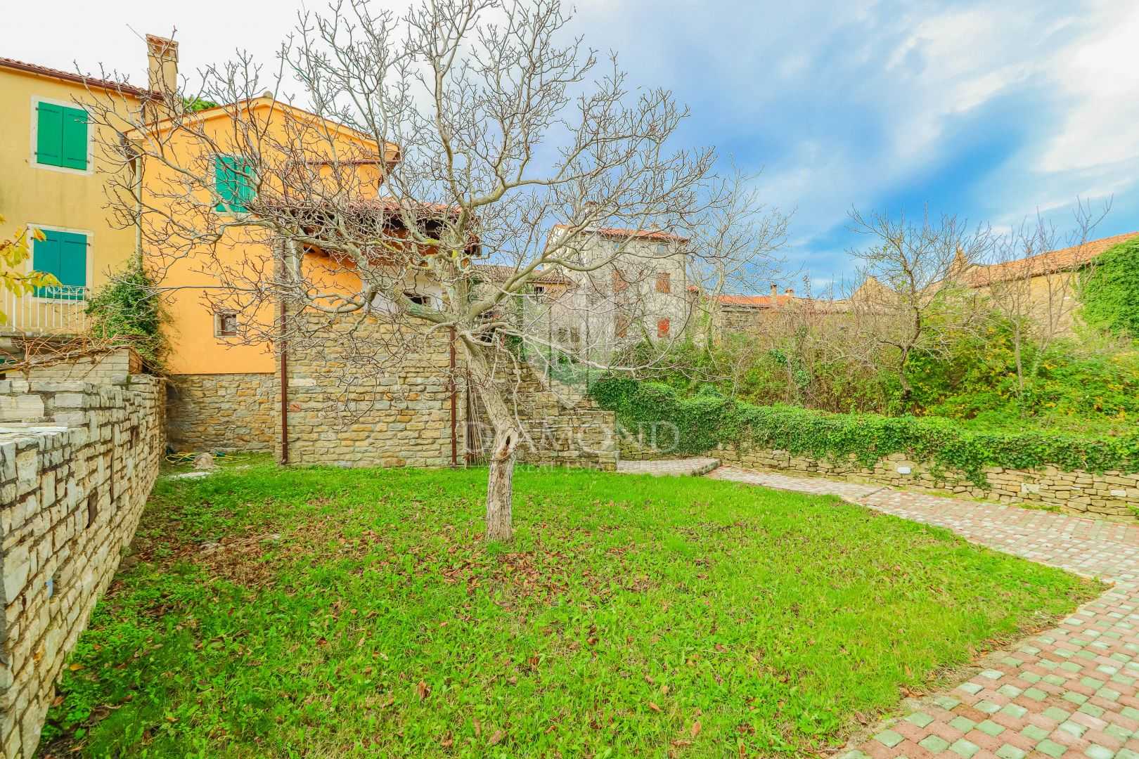 Hus i Momjan, Istria County 12512613