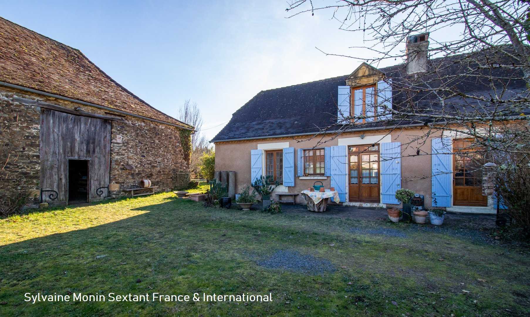 House in Lanouaille, Nouvelle-Aquitaine 12514331