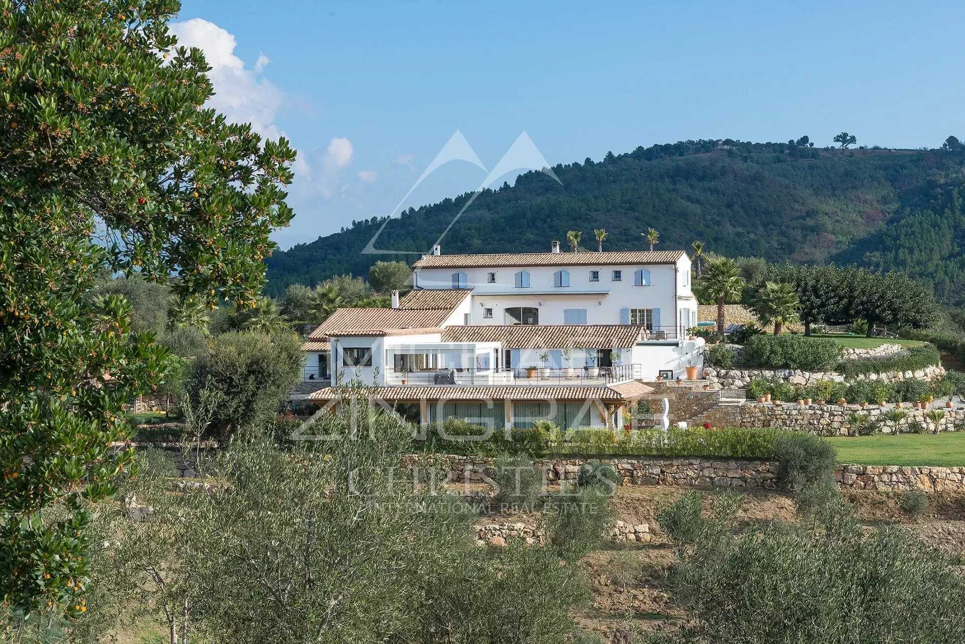 House in Tanneron, Provence-Alpes-Cote d'Azur 12514554