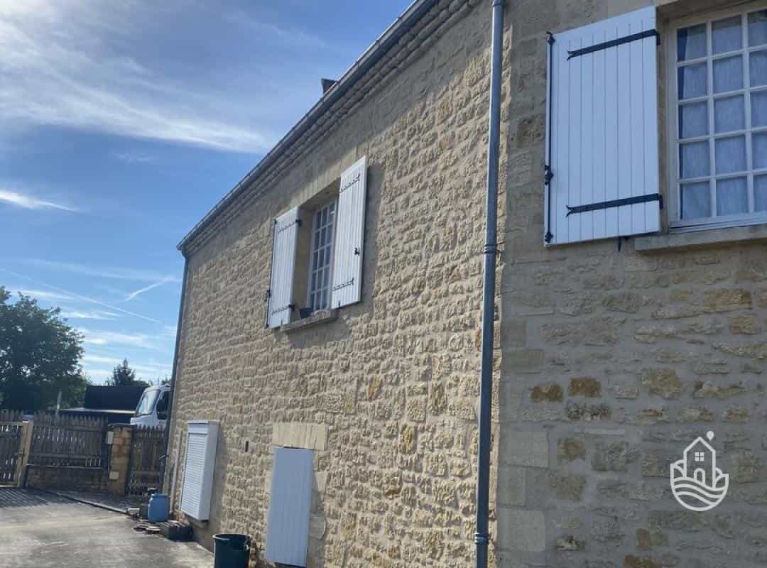 House in Saint-Cyprien, Nouvelle-Aquitaine 12514645