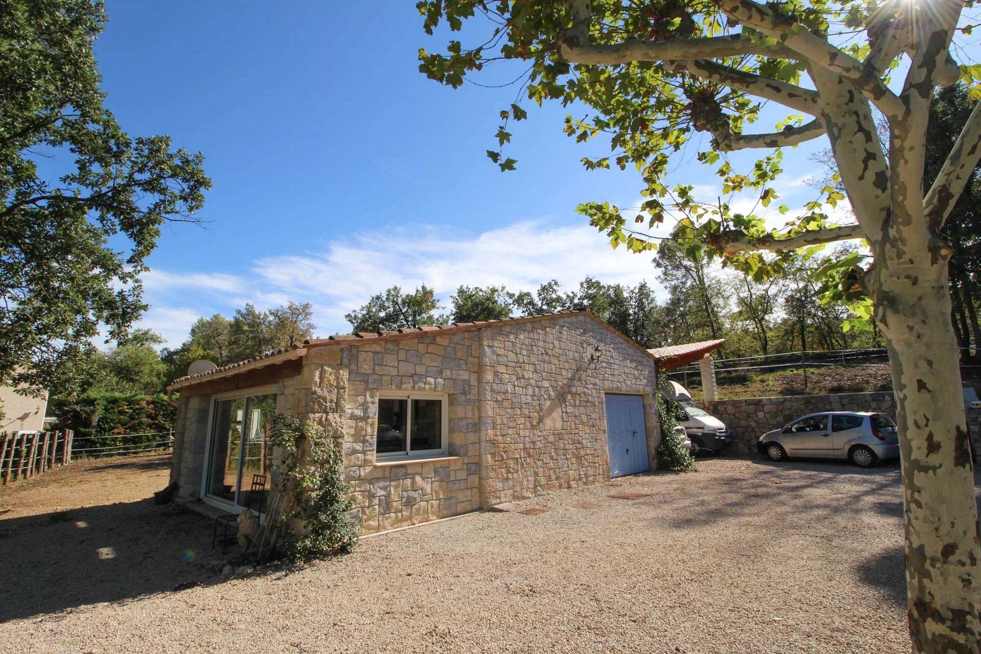房子 在 Fayence, Provence-Alpes-Côte d'Azur 12514737