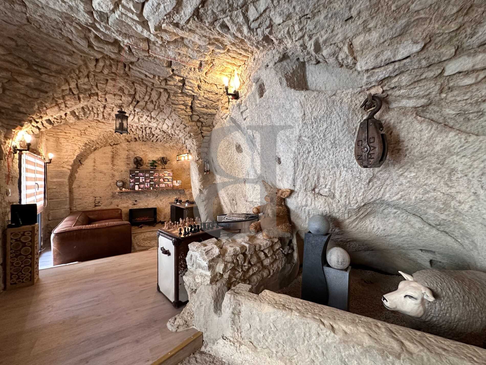 Dom w Bonnieux, Provence-Alpes-Cote d'Azur 12514770
