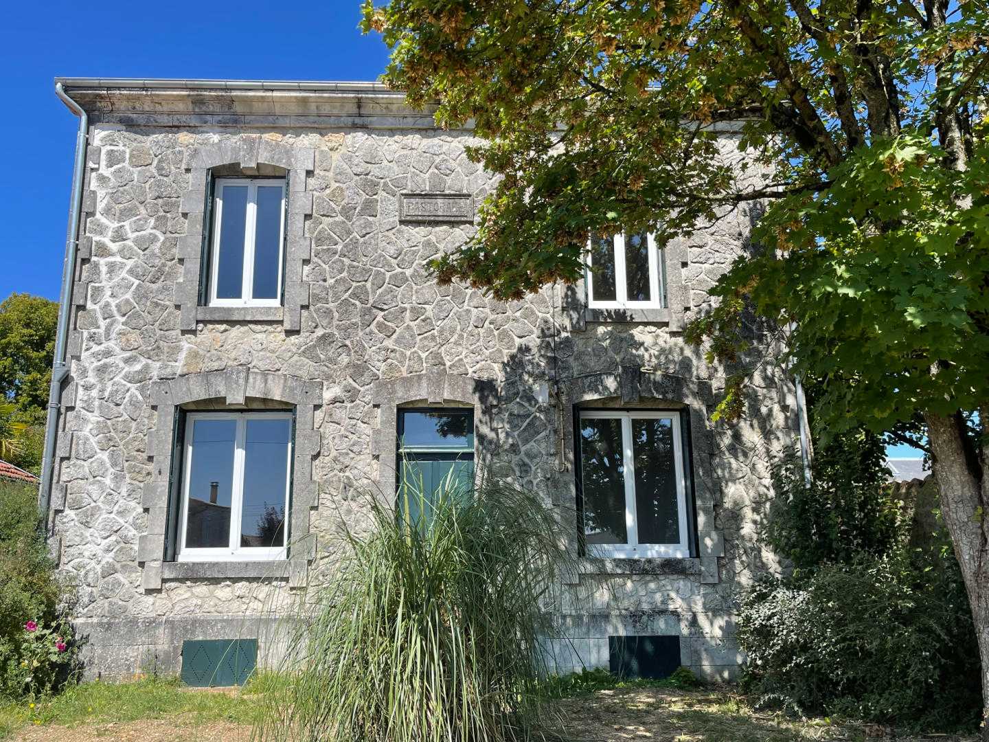 House in Saint-Jean-d'Angély, Nouvelle-Aquitaine 12514857
