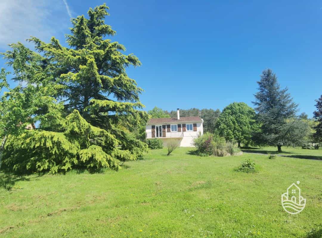 σπίτι σε Hautefort, Nouvelle-Aquitaine 12514916