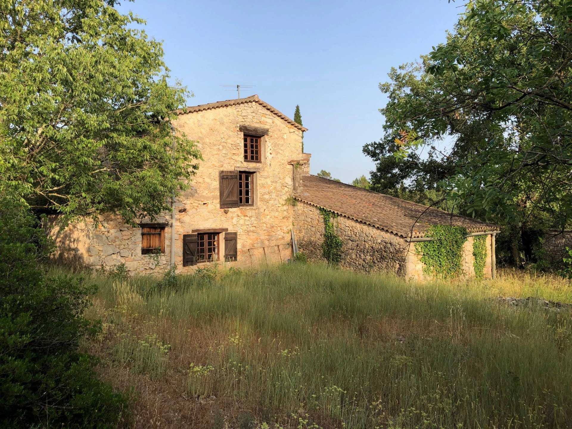 Будинок в Saint-Paul-en-Forêt, Provence-Alpes-Côte d'Azur 12514976