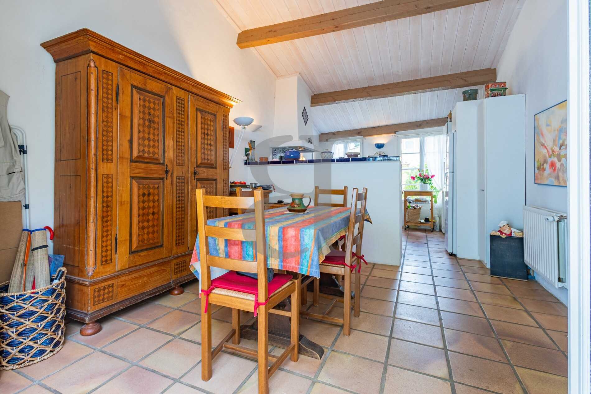 房子 在 Gigondas, Provence-Alpes-Côte d'Azur 12515044