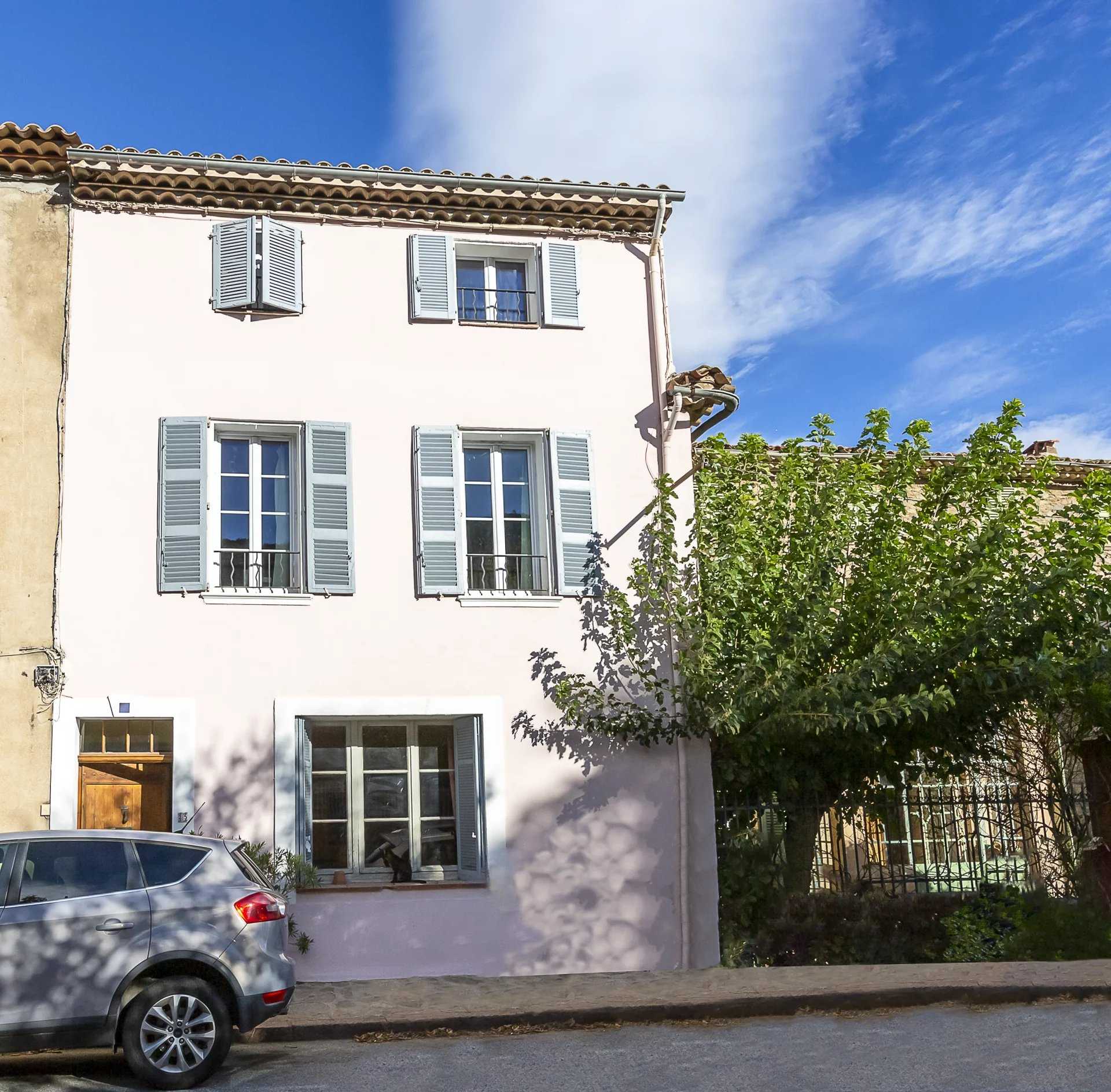 Huis in La Garde-Freinet, Provence-Alpes-Côte d'Azur 12515230