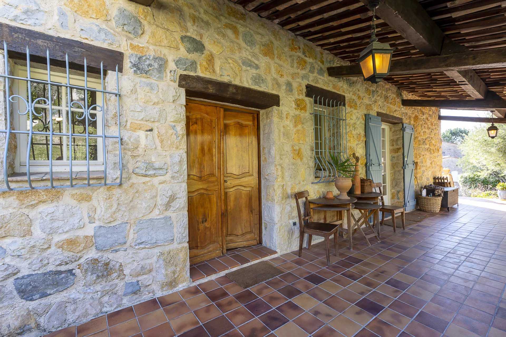 жилой дом в Vence, Provence-Alpes-Côte d'Azur 12515275