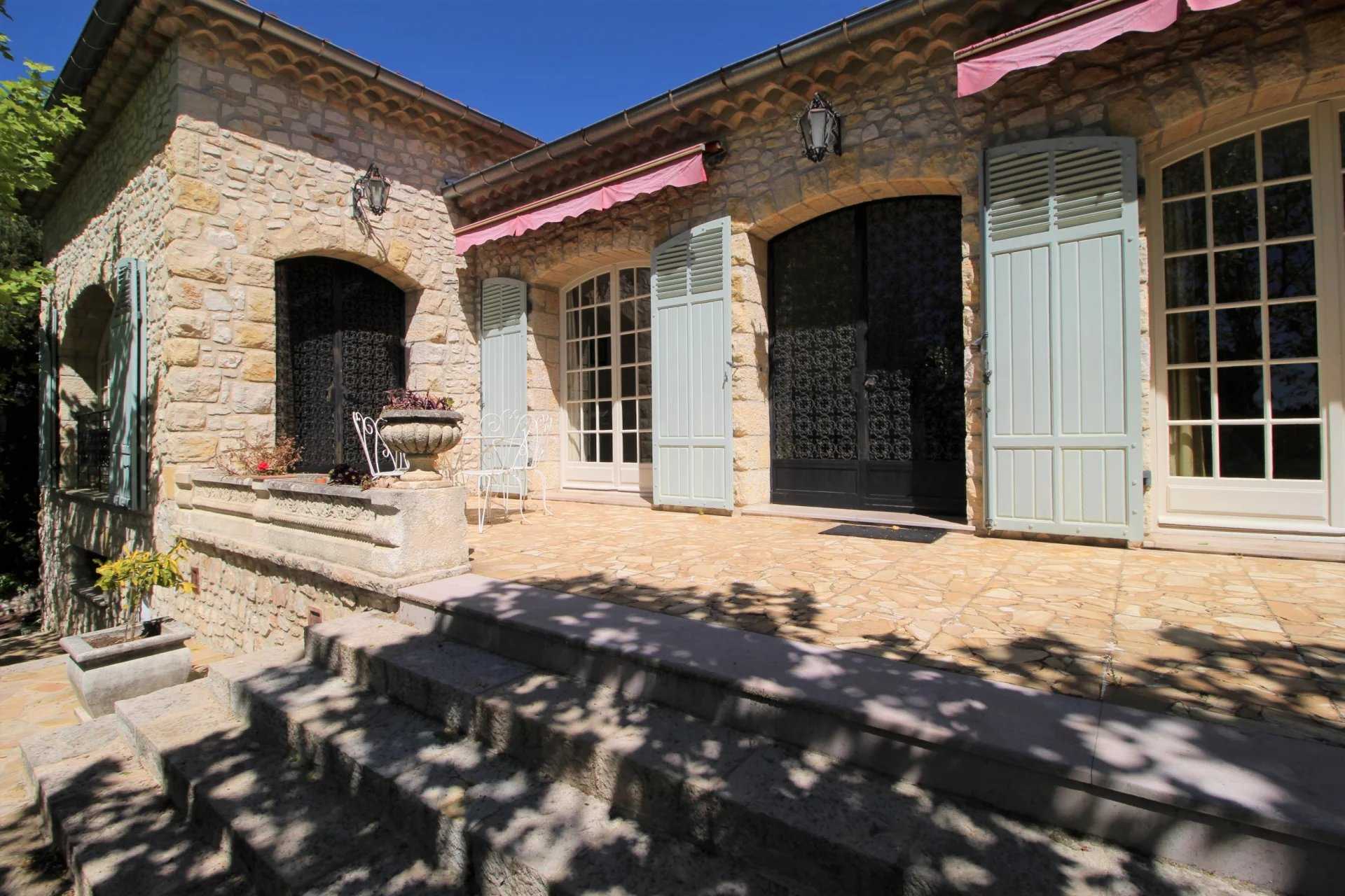 房子 在 Fayence, Provence-Alpes-Côte d'Azur 12515277