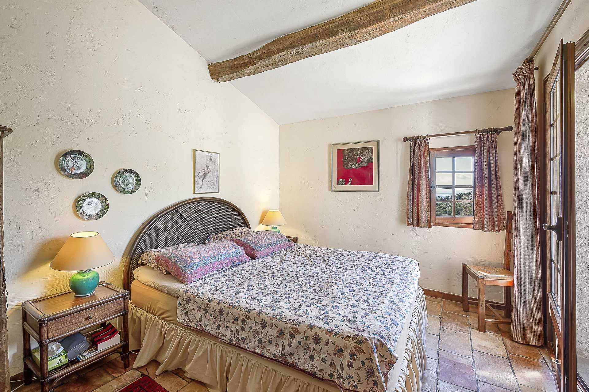 Talo sisään Vence, Provence-Alpes-Côte d'Azur 12515288