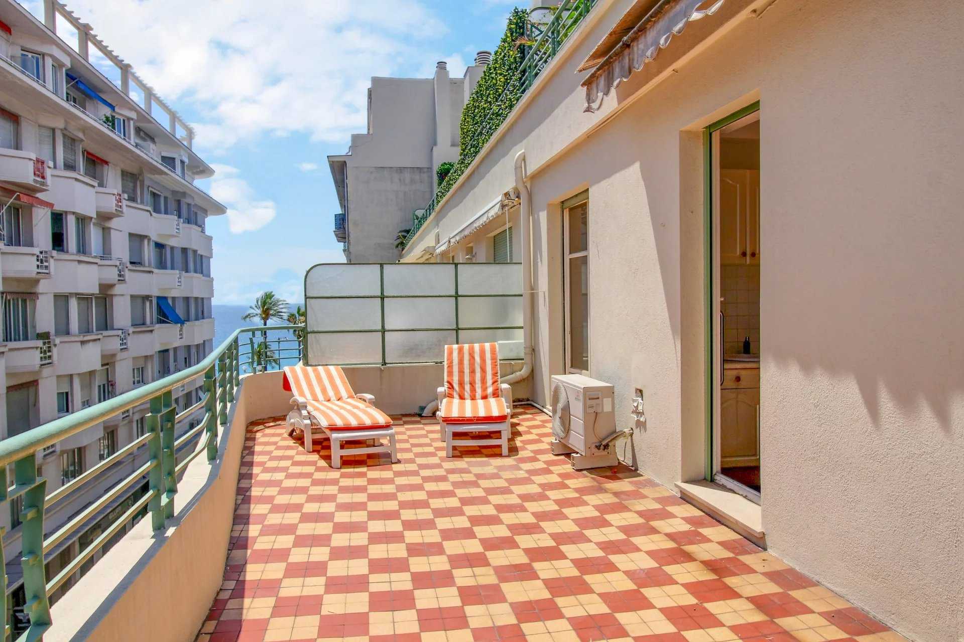 Condominium in Nice, Provence-Alpes-Cote d'Azur 12515295