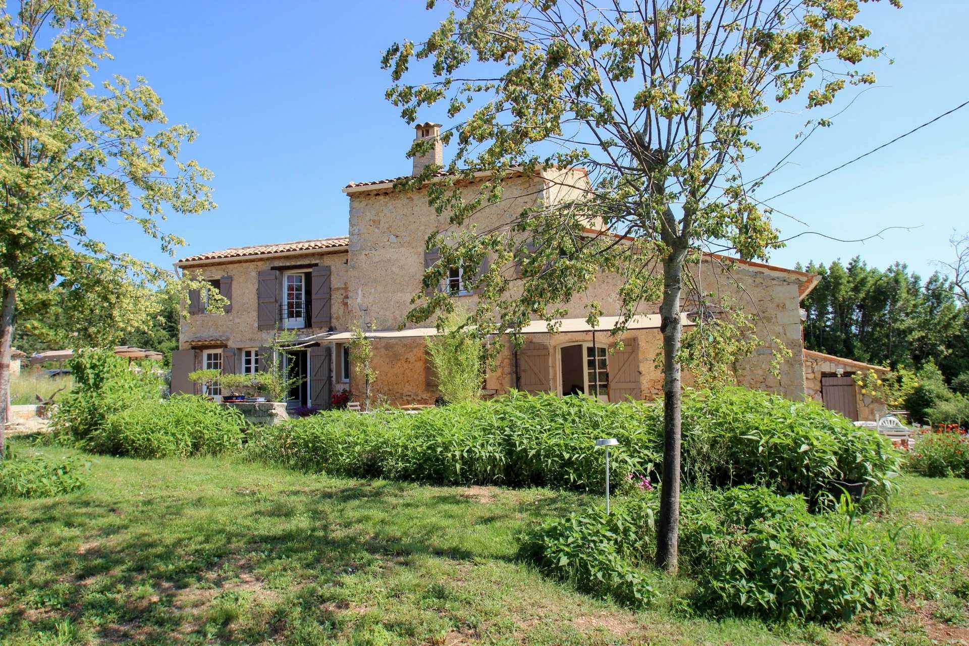 Condominium dans Fayence, Provence-Alpes-Côte d'Azur 12515296