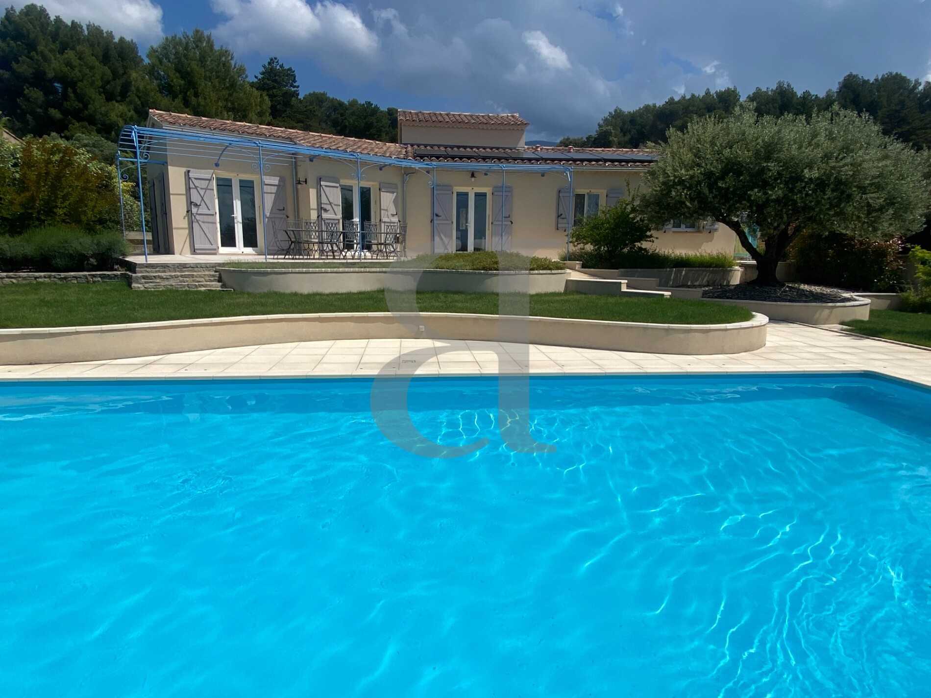 Hus i Vaison-la-Romaine, Provence-Alpes-Cote d'Azur 12515501