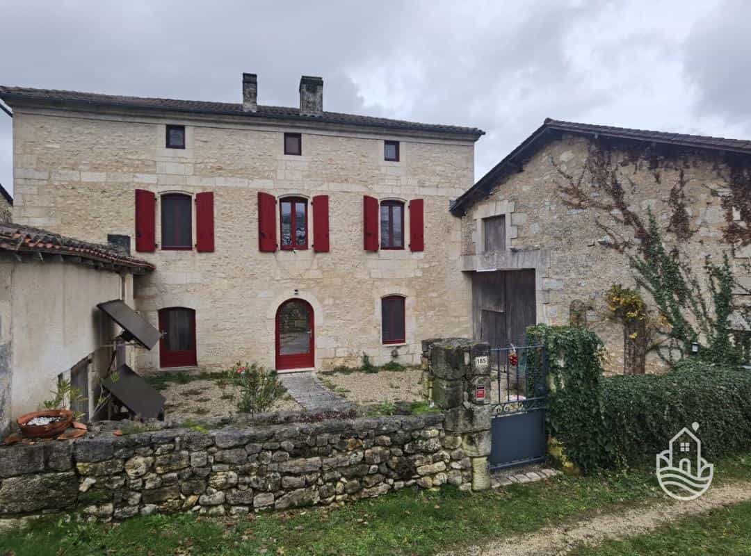 House in Savignac-les-Eglises, Nouvelle-Aquitaine 12515661