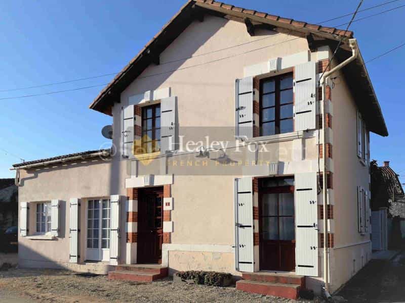 House in Aulnay, Nouvelle-Aquitaine 12515668
