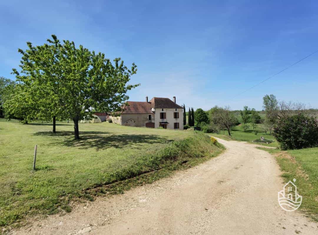 House in Thiviers, Nouvelle-Aquitaine 12515762
