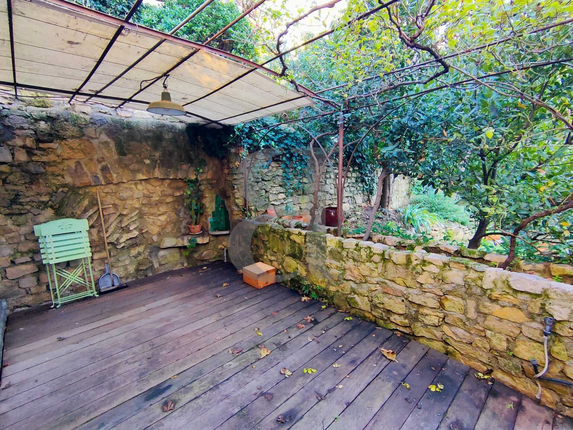 Talo sisään Vaison-la-Romaine, Provence-Alpes-Cote d'Azur 12515826