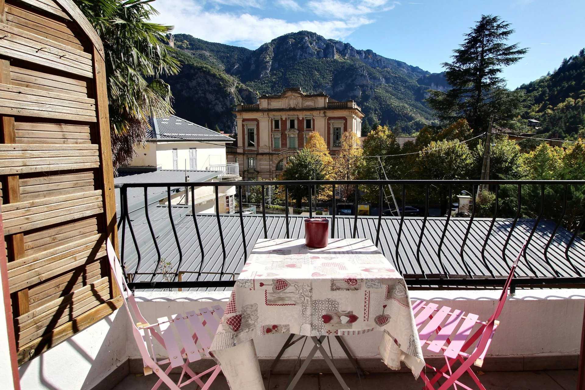 Condominium in Tende, Provence-Alpes-Cote d'Azur 12515869