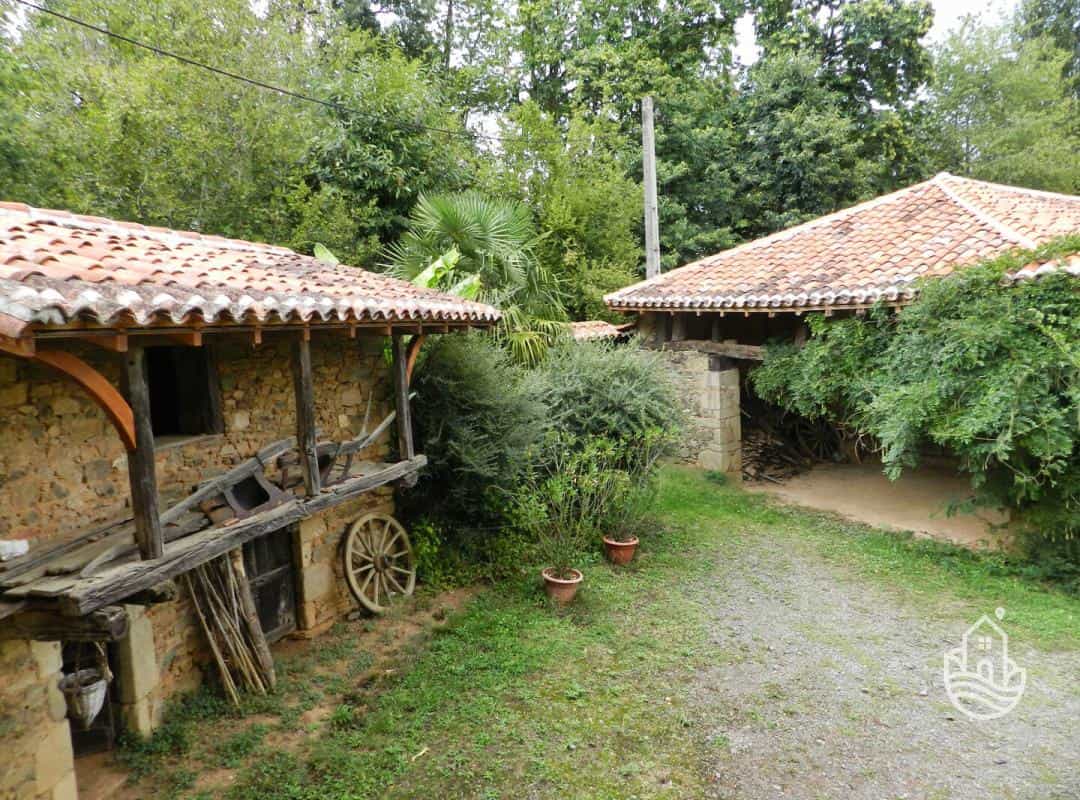 Будинок в Figeac, Occitanie 12515917