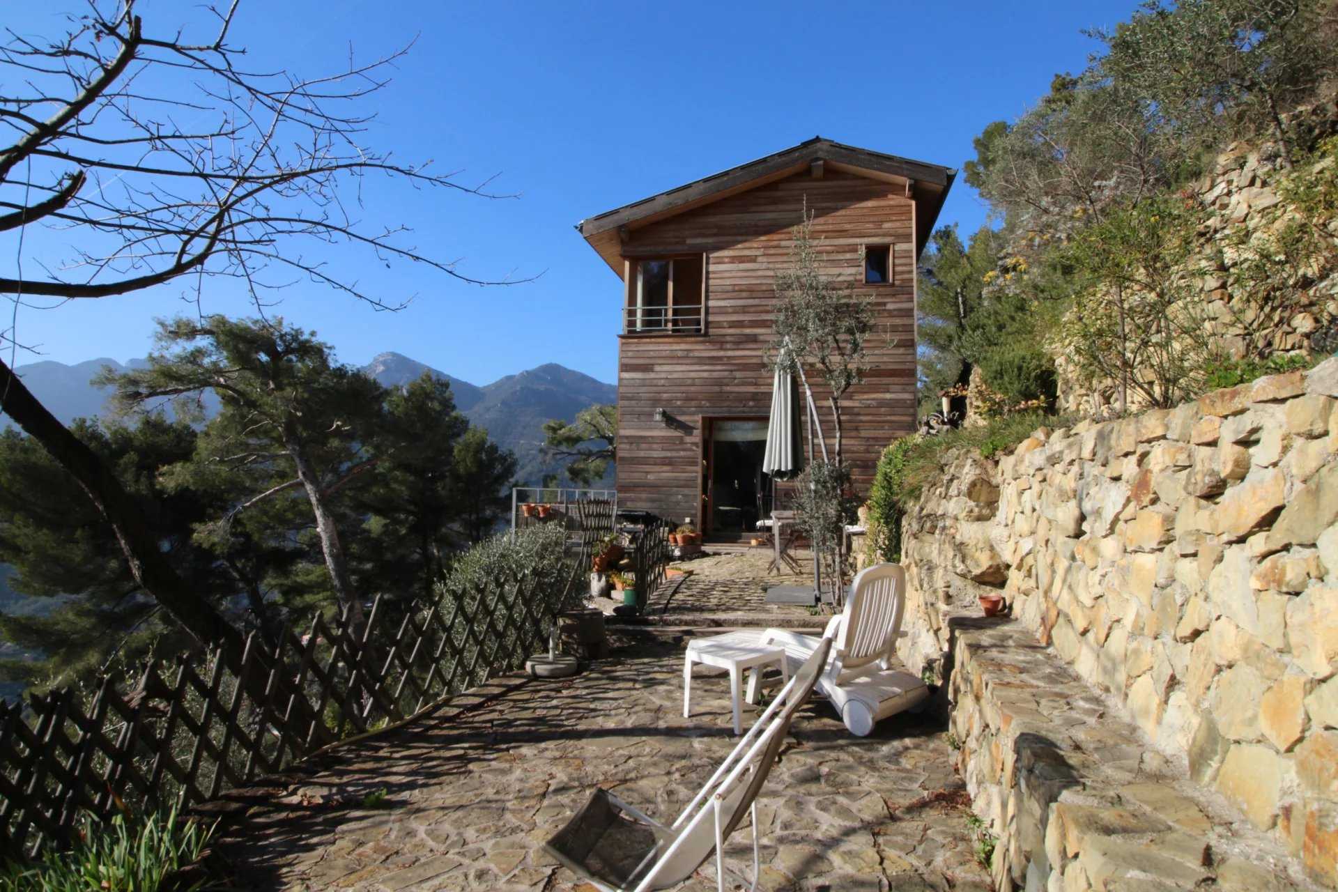 房子 在 Castellar, Provence-Alpes-Côte d'Azur 12515951