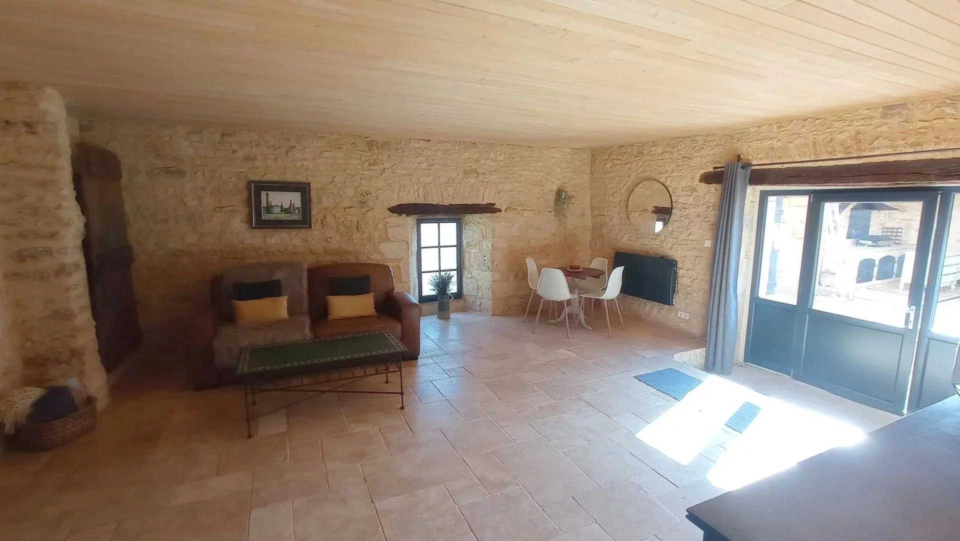 House in Puy-l'Évêque, Occitanie 12515970
