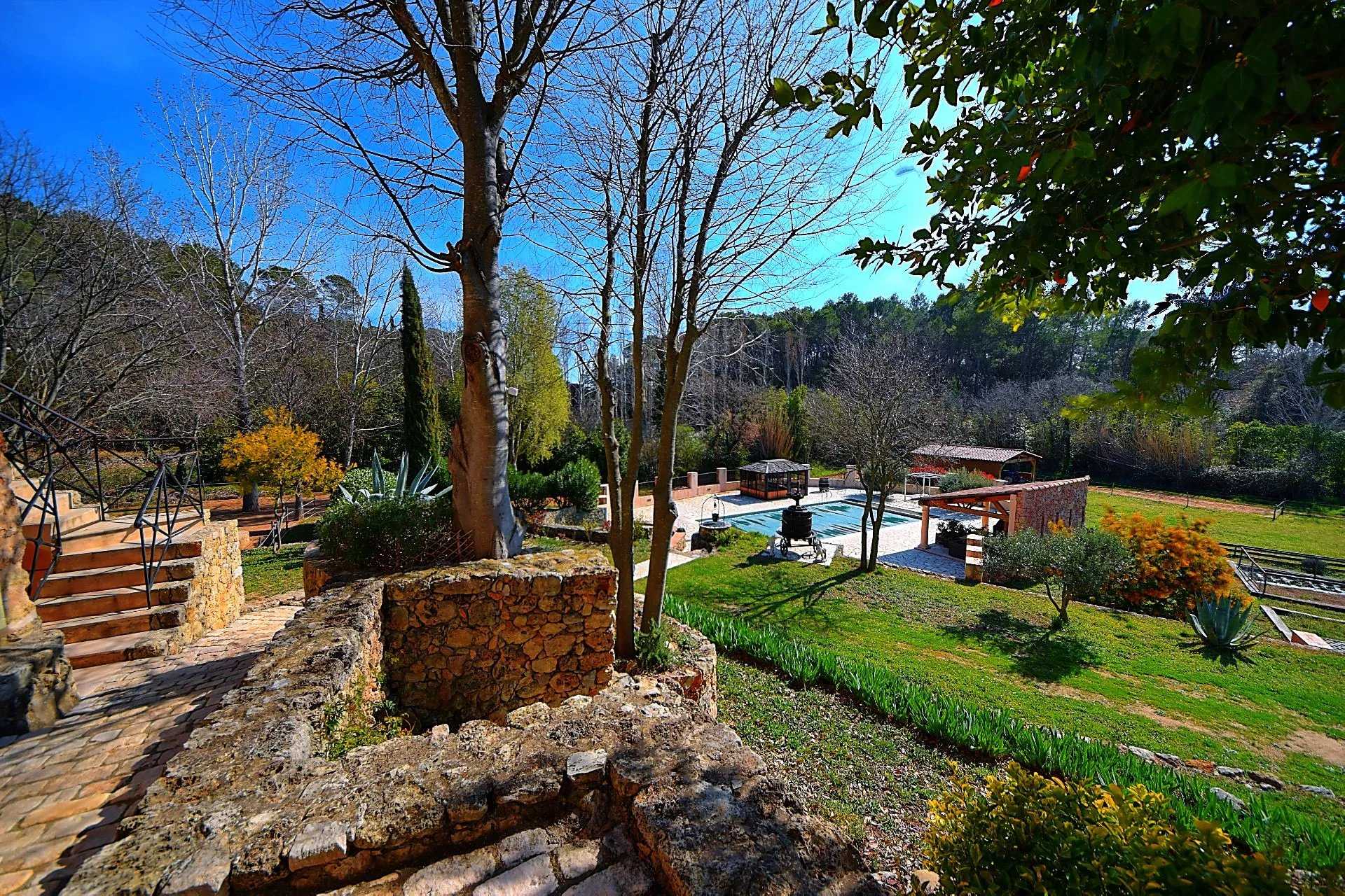 Rumah di Saint-Antonin-du-Var, Provence-Alpes-Cote d'Azur 12516000