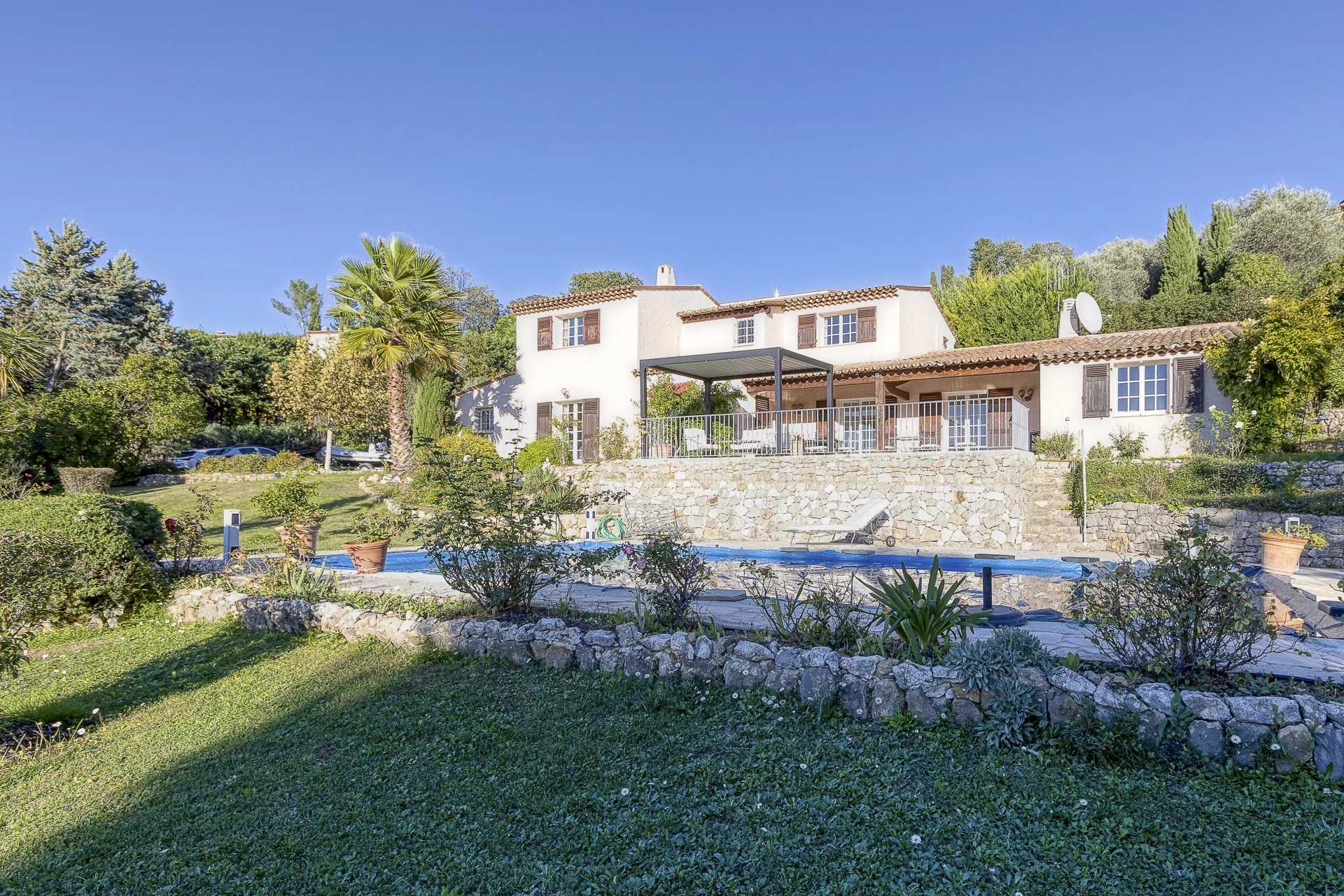 σπίτι σε Grasse, Provence-Alpes-Côte d'Azur 12516014