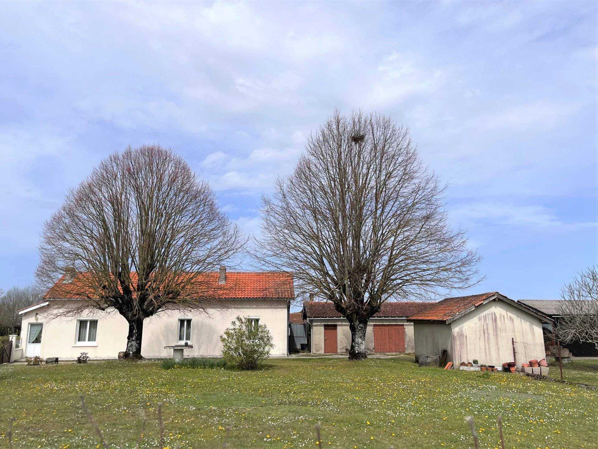 房子 在 Sainte-Souline, Nouvelle-Aquitaine 12516085