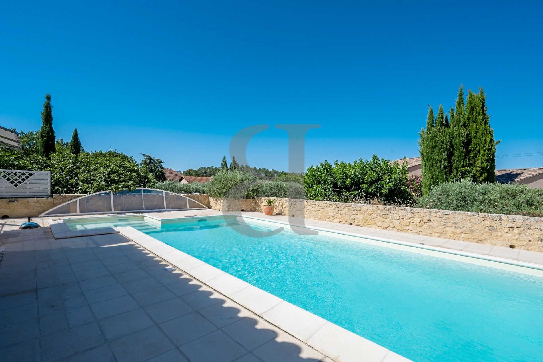 House in Bedoin, Provence-Alpes-Cote d'Azur 12516153