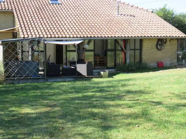 بيت في Bézues-Bajon, Occitanie 12516209