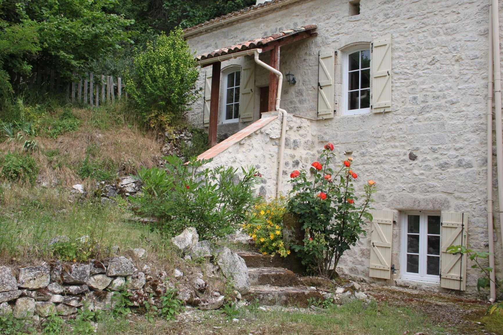 房子 在 Montcuq-en-Quercy-Blanc, Occitanie 12516226