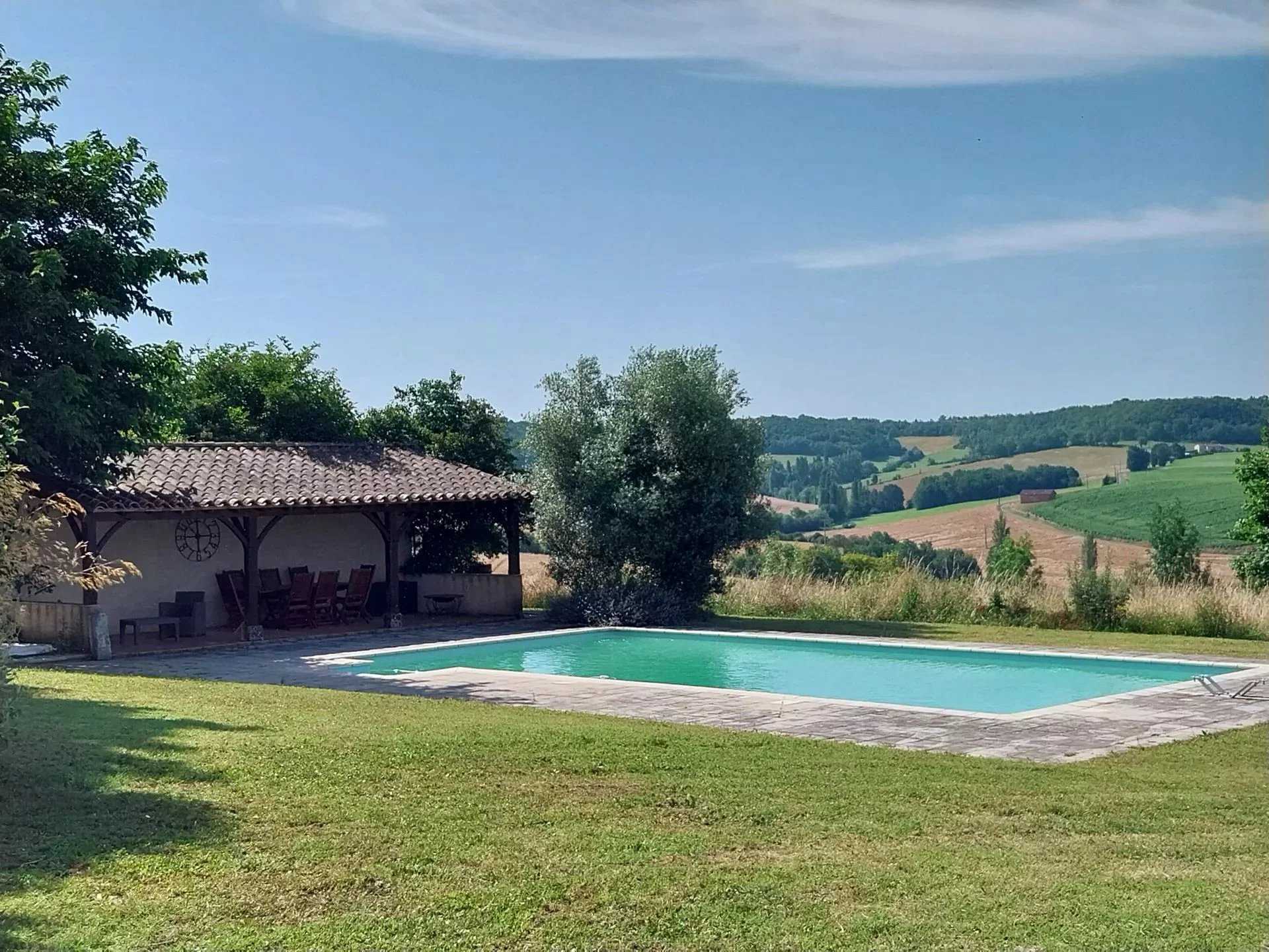 σπίτι σε Castelnau-de-Montmiral, Occitanie 12516255