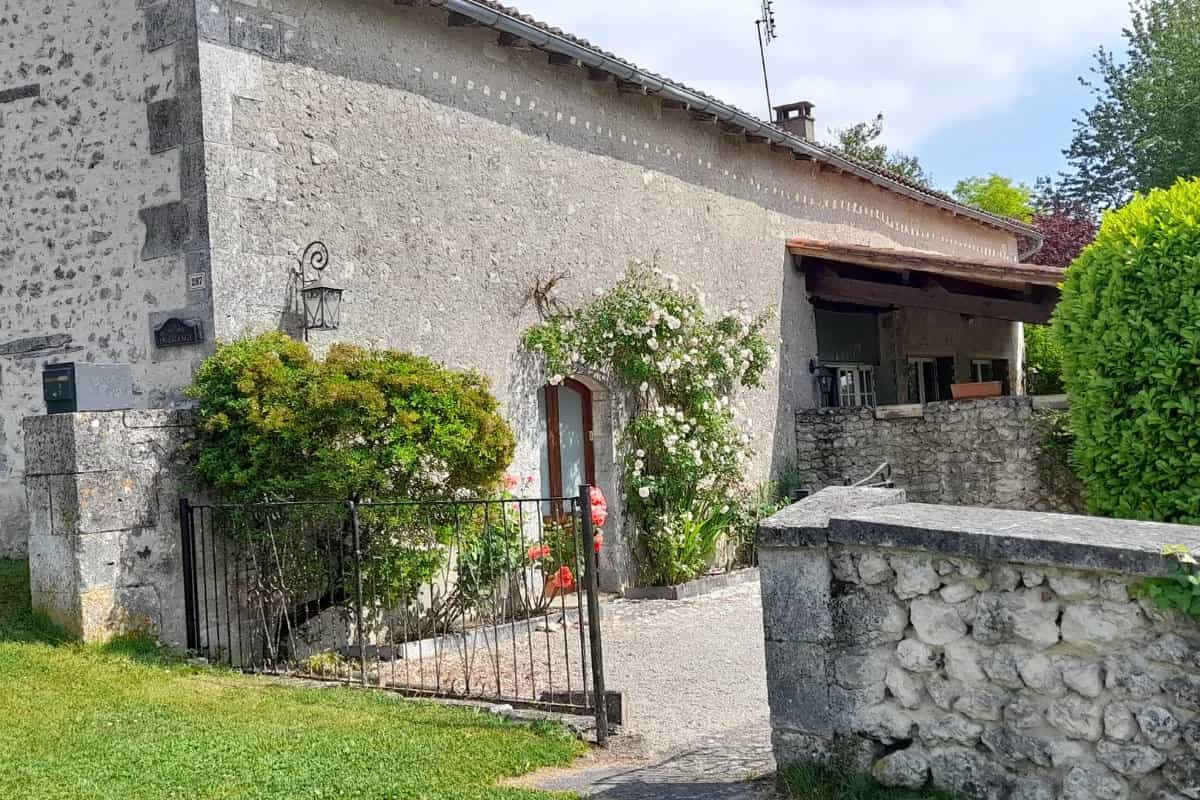 بيت في Bouteilles-Saint-Sébastien, Nouvelle-Aquitaine 12516257