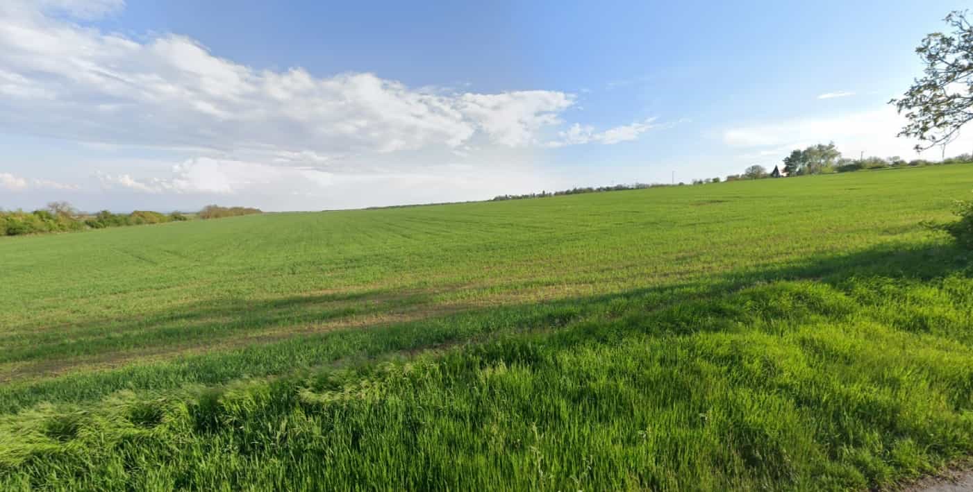 Land i Plavé Vozokany, Nitra Region 12516413
