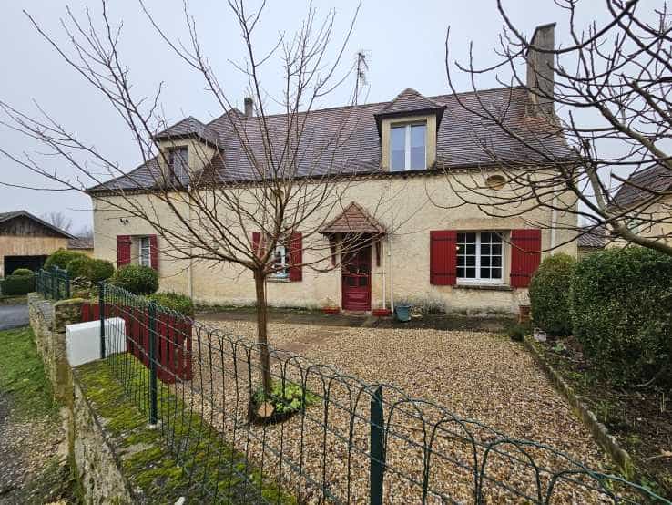 Rumah di Varennes, Nouvelle-Aquitaine 12518034