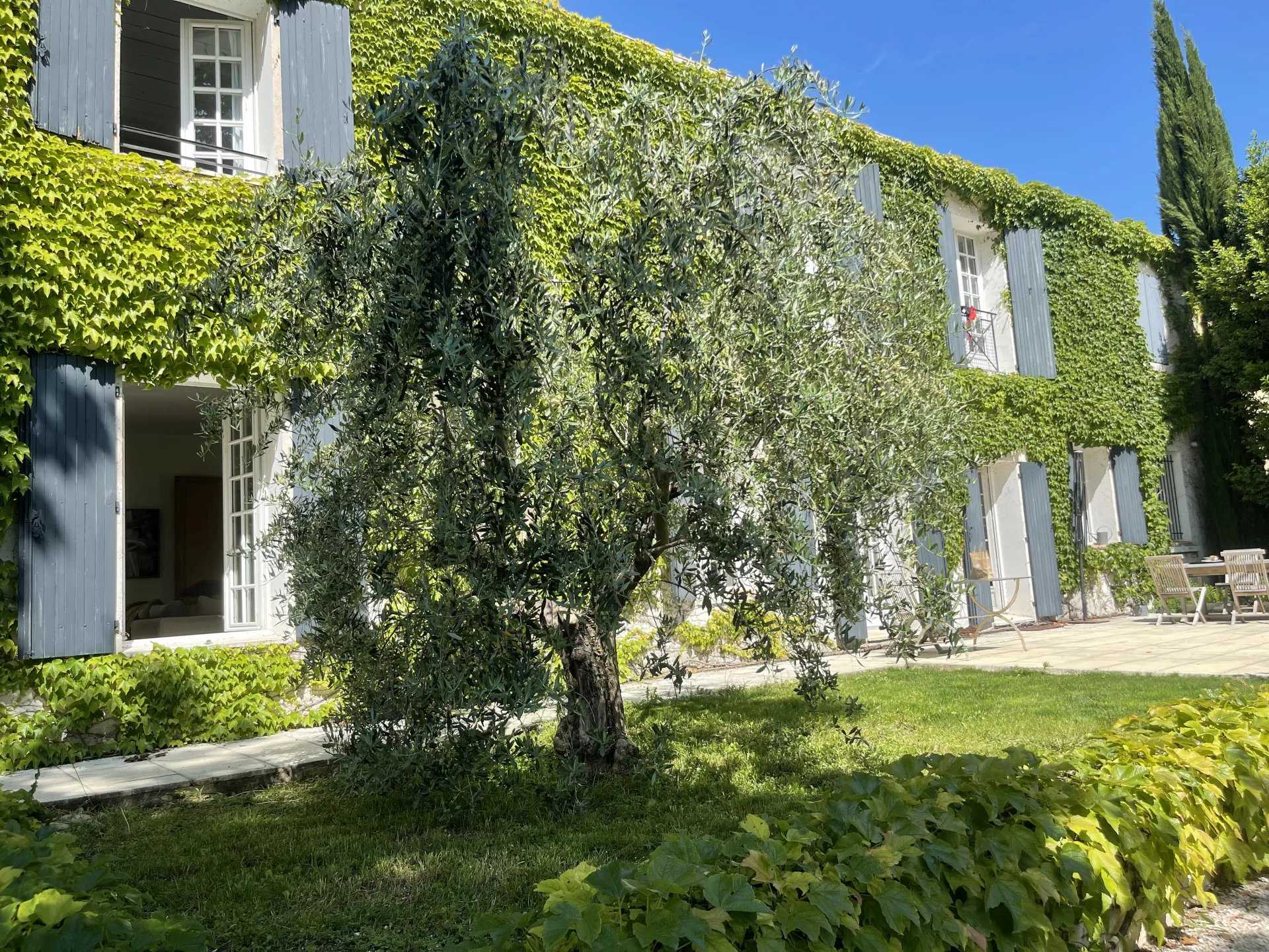 Talo sisään Aix-en-Provence, Bouches-du-Rhône 12518226