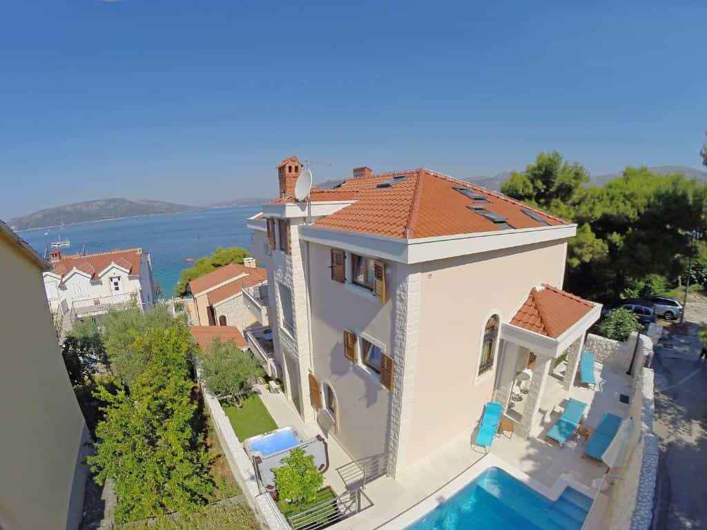 房子 在 , Split-Dalmatia County 12518448