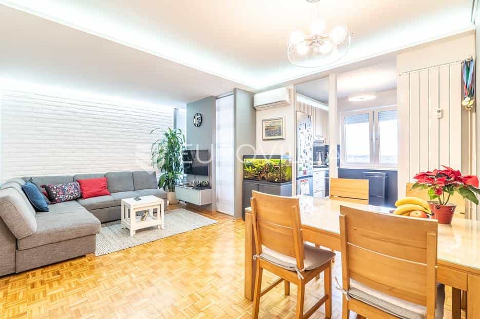公寓 在 Zagreb,  12518465