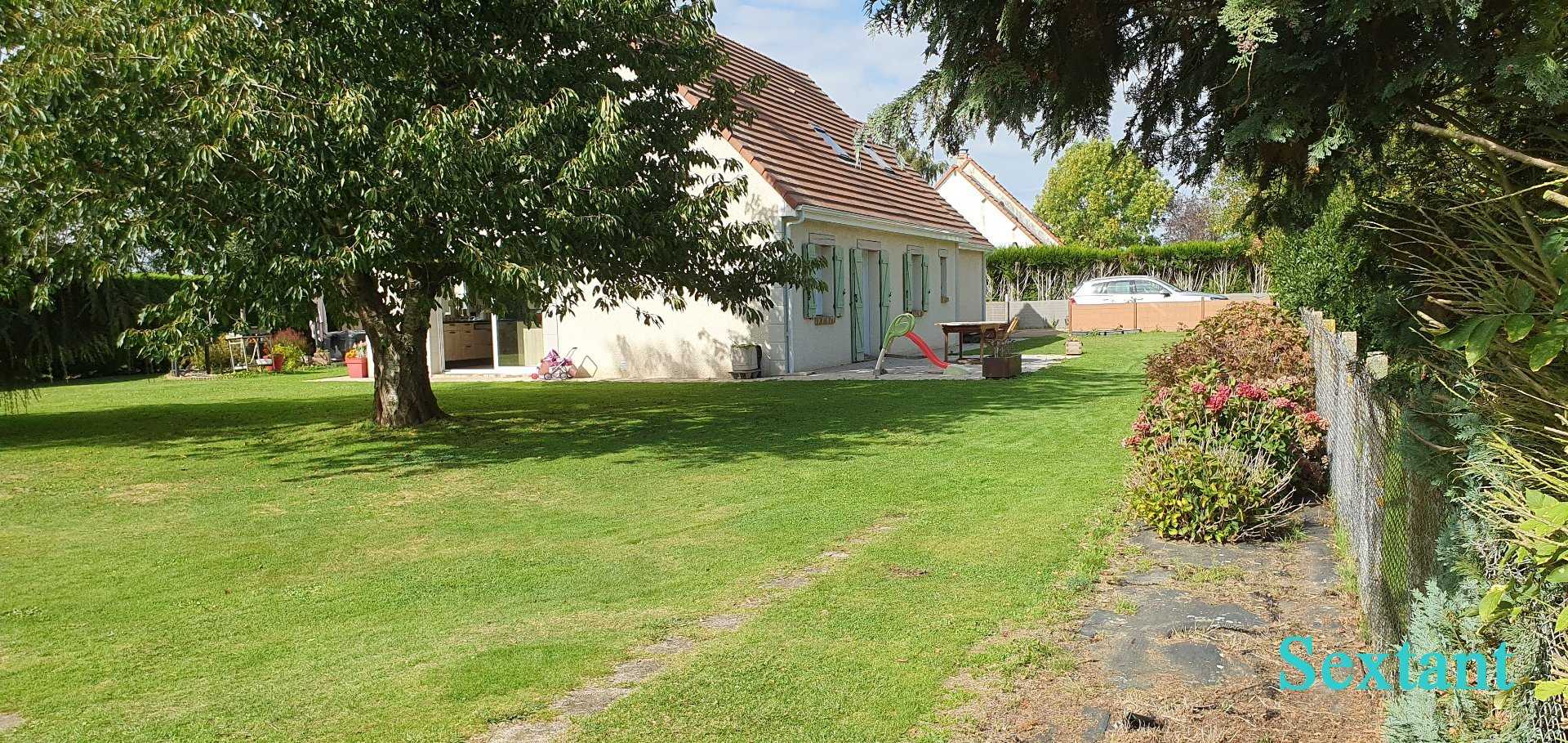 жилой дом в Claville, Нормандия 12518884