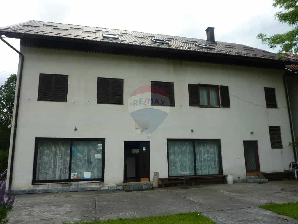 Huis in Vrbovsko, Primorsko-Goranska Zupanija 12519184