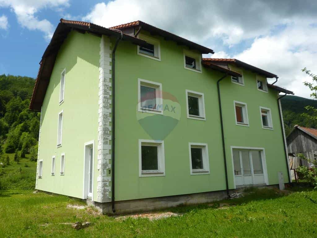 Huis in Vrbovsko, Primorsko-Goranska Zupanija 12519185
