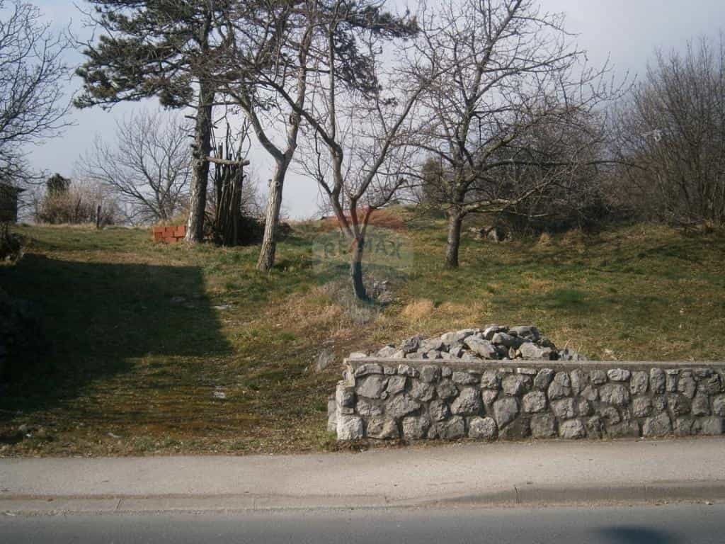 Terre dans Viskovo, Primorsko-Goranska Zupanija 12519271