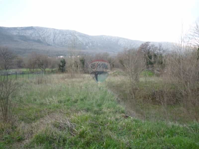 Terre dans Klanfari, Primorsko-Goranska Zupanija 12519358