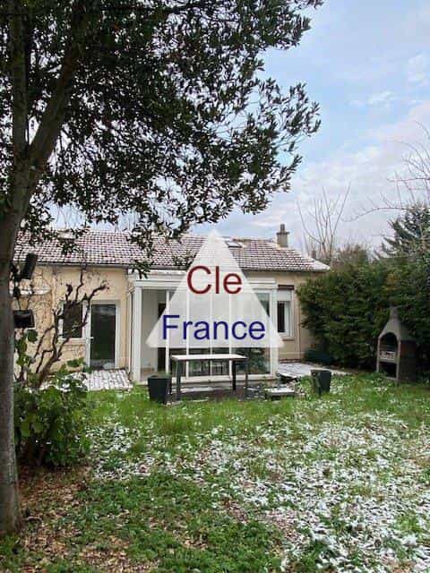 House in Créteil, Île-de-France 12519634