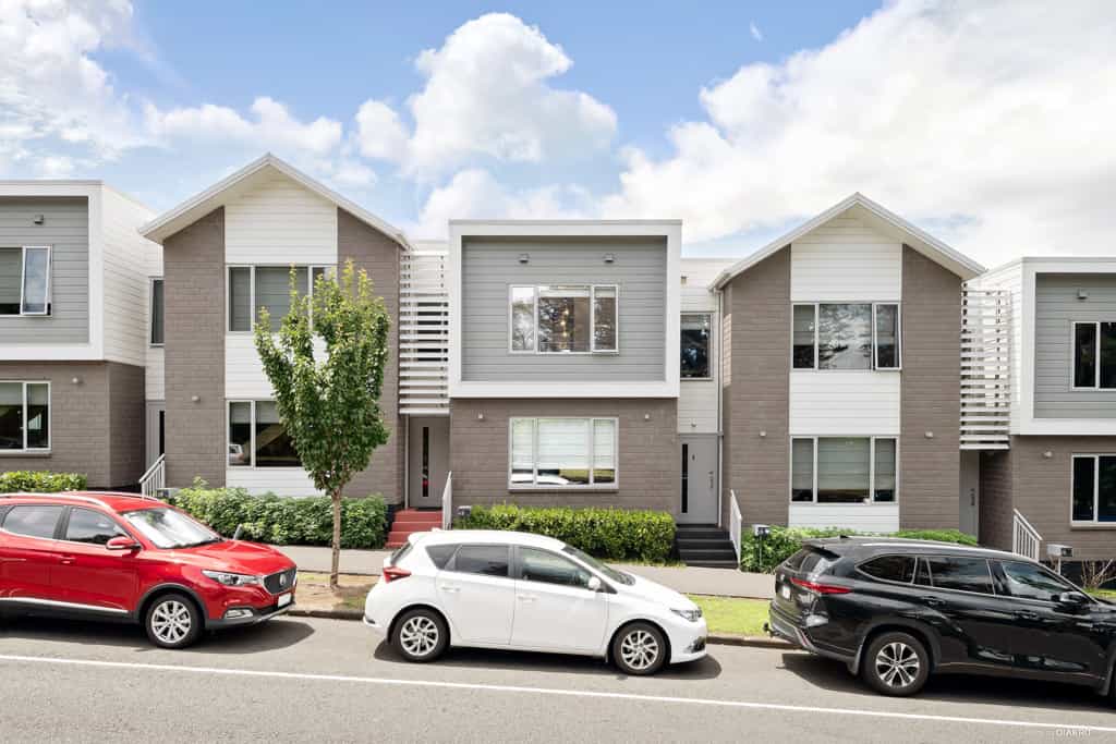 Condominium in Hamilton, Waikato 12520508