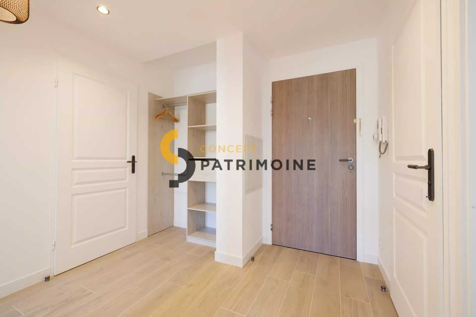 Condominium in Nice, Alpes-Maritimes 12520705